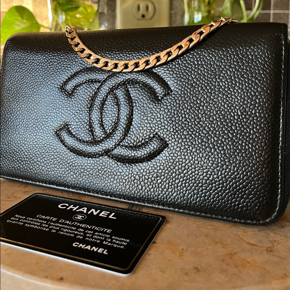 CHANEL Black Quilted Caviar Leather (wallet on a chain) - Picture 5 of 9